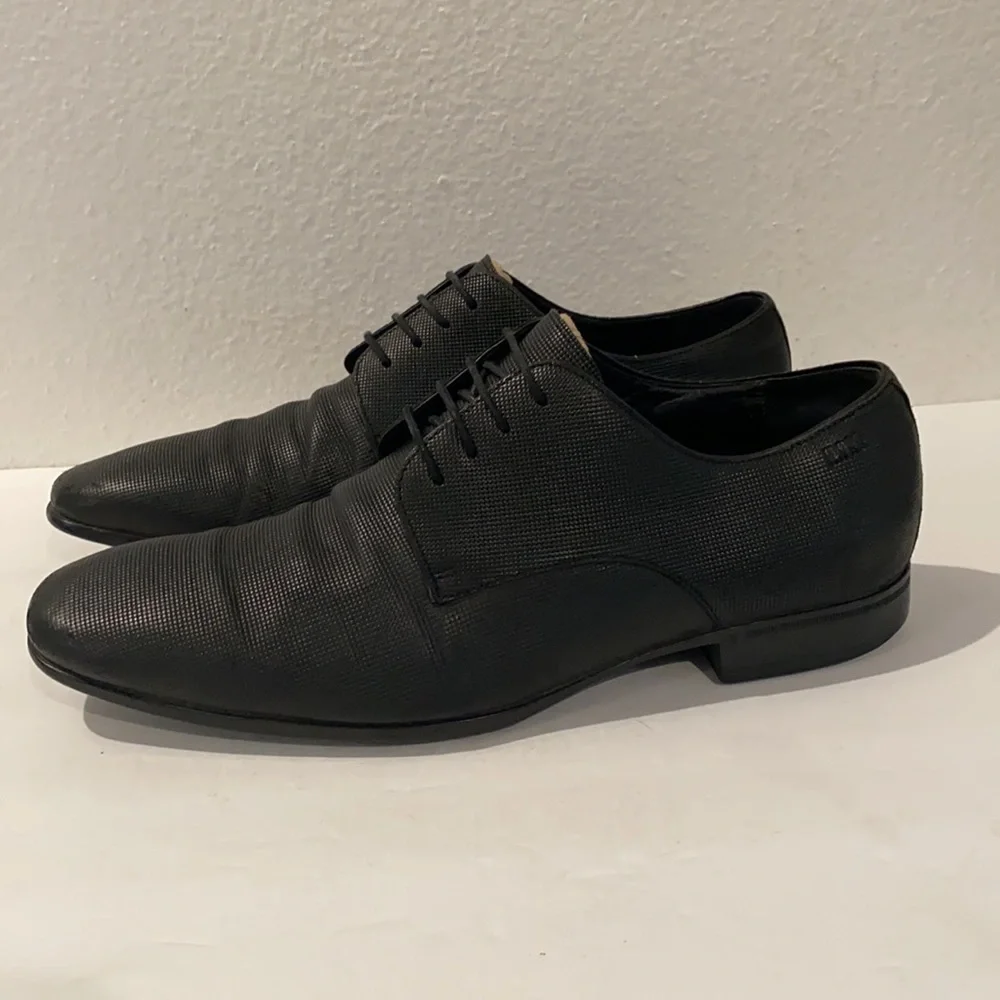 Authentic Hugo Boss black leather lace up shoes 10 mens
